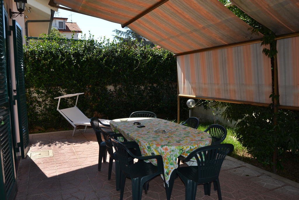 La Baia Dei Delfini Villa Ardea Exterior photo